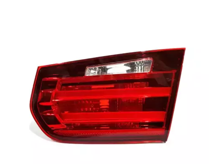 Bmw 3 Serisi F30 Kasa Sağ İç Stop Lambası