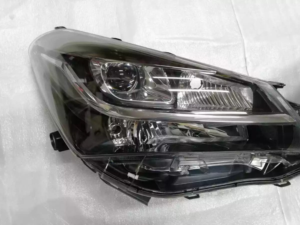 Toyota Vitz Echo Yaris NCP130 LED Farlar, Işıklar ve Lambalar Seti OEM 2015