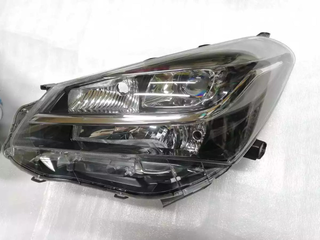 Toyota Vitz Echo Yaris NCP130 LED Farlar, Işıklar ve Lambalar Seti OEM 2015