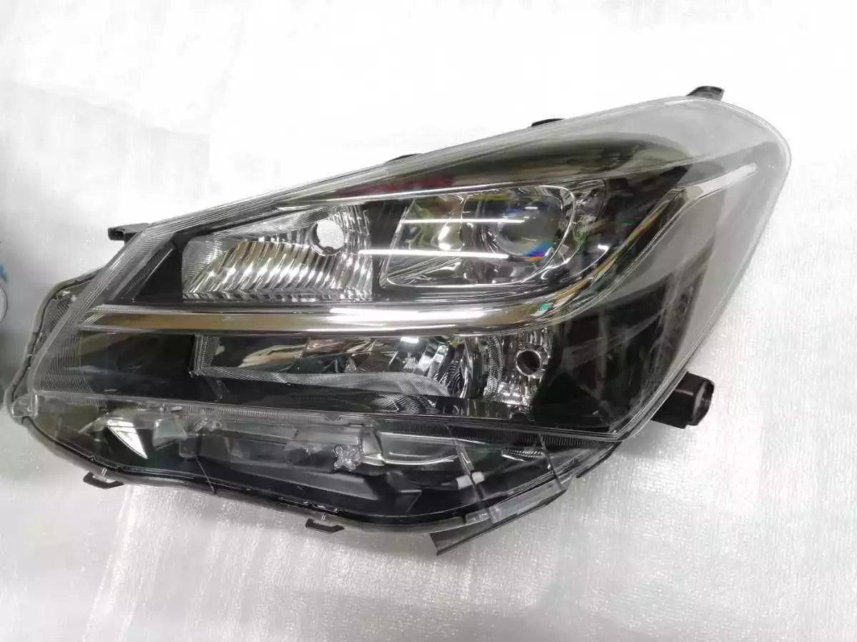 Toyota Vitz Echo Yaris NCP130 LED Farlar, Işıklar ve Lambalar Seti OEM 2015